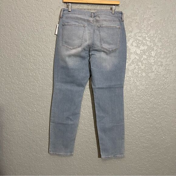 Old Navy High-Waisted Wow Straight Jeans - Picture 3 of 9
